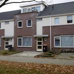 Tussenwoning met Tuin en Balkon gevonden in Emmeloord, Huizen en Kamers, Direct bij eigenaar, Emmeloord
