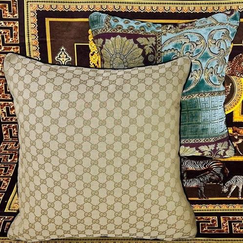 Gucci - Limited Edition - Nieuwe set van twee - Kussen, Antiek en Kunst, Antiek | Kleden en Textiel