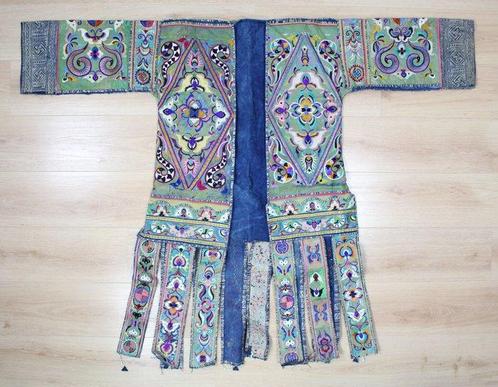 Miao Hundred Birds Coat - Unisex - Jas, Antiek en Kunst, Antiek | Overige Antiek