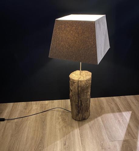 slim Roman ergens ≥ Te koop: Mooie lamp gemaakt van oud gebint — Woonaccessoires | Overige —  Marktplaats