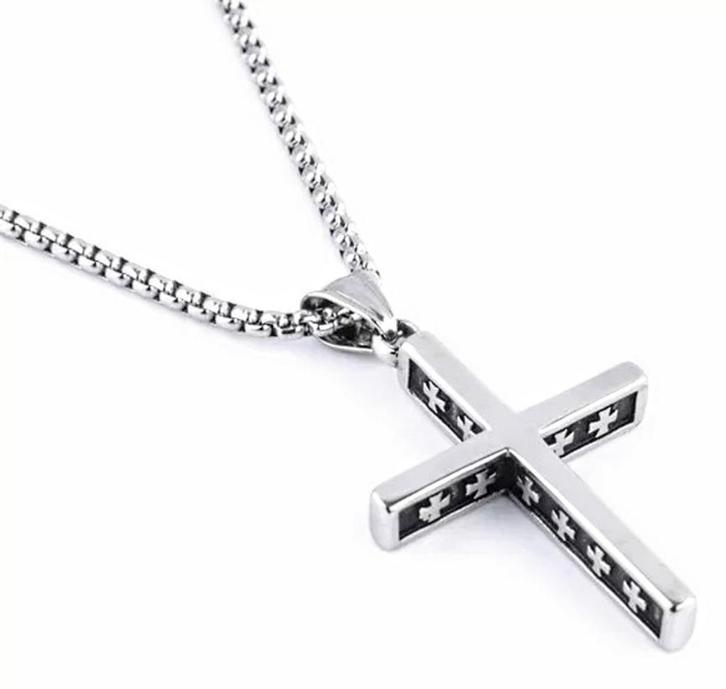 Lange heren ketting Cross zilverkleurig met kleine kruisjes, Sieraden, Tassen en Uiterlijk, Kettingen, Met hanger, Zilver, Nieuw