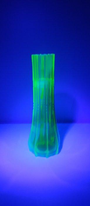 Val Saint Lambert - Vaas - Uraniumglas, Antiek en Kunst, Antiek | Glas en Kristal