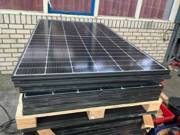 Online veiling: 8x Canadian Solar CS3L-380MS Zonnepaneel beschikbaar voor biedingen