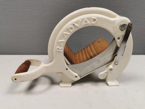Raadvad - Ove Larsen - Broodsnijmachine - 294 - Hout, IJzer,, Antiek en Kunst, Antiek | Wandborden en Tegels