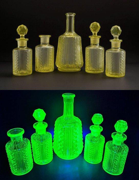 Verreries de Scailmont - Rare ensemble de cinq flacons Art, Antiek en Kunst, Kunst | Designobjecten