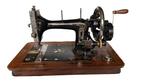 Original Victoria Naaimachine - met houten koffer -