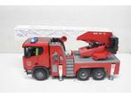 Bruder Scania 560R - Brandweerauto met waterpomp - Licht- en, Verzenden, Zo goed als nieuw