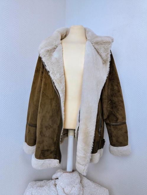Stylish Pull&Bear Shearling Jacket - Size L, Kleding | Dames, Jassen | Winter, Nieuw, Verzenden