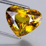 1 pcs Geel, Groen Titaniet - 5.20 ct - nternational Colored, Nieuw