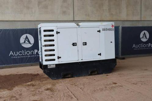 Veiling: Generator SDMO R90C3 Diesel 2011 90kVA, Zakelijke goederen, Machines en Bouw | Aggregaten, Ophalen