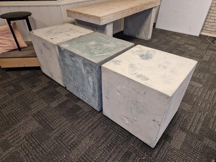 Houten blok 64x64x68.5cm, grijs, gebruikt, Zakelijke goederen, Kantoor en Winkelinrichting | Kantoormeubilair en Inrichting, Overige typen