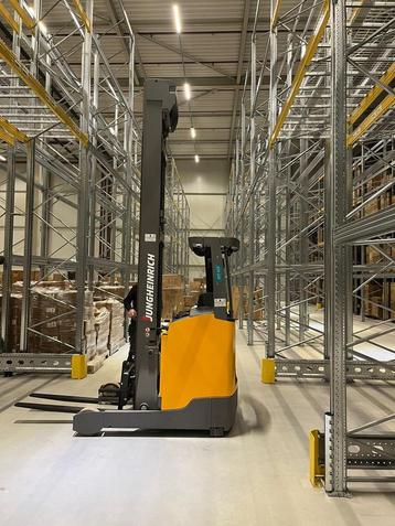 Zeer nette Jungheinrich ETV216 reachtruck 10700 mm triplo beschikbaar voor biedingen