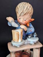 Beeld, Goebel Hummel - Jongen met weegschaal - TMK5 - 14.6, Antiek en Kunst, Curiosa en Brocante