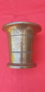 Vijzel en stamper (2) - Bronzen pulilier Engeland