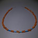 Oud-Egyptisch Kornalijn en blauwe faience. Fijne ketting.