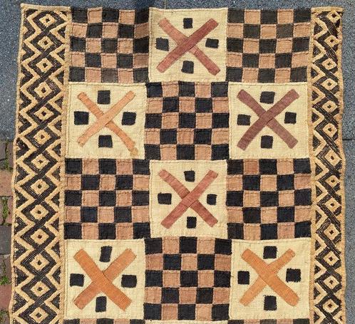 Mapel Bushoongo - wikkelrok - Kuba - Textiel - 330 cm - 80, Antiek en Kunst, Kunst | Niet-Westerse kunst