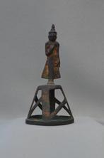 Boeddhistische votiebloem van brons met een figuur van, Antiek en Kunst, Kunst | Niet-Westerse kunst