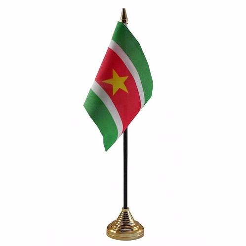 Suriname versiering tafelvlag 10 x 15 cm - Suriname versie.., Hobby en Vrije tijd, Feestartikelen, Ophalen of Verzenden