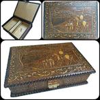 Sieradendoos - geheim slot Swiss Made Pat. Ang. - repoussé -, Antiek en Kunst, Curiosa en Brocante