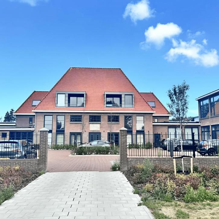 Appartement met 2 slaapkamers en privéparkeerplaats, Huizen en Kamers, Huizen te huur, Direct bij eigenaar, Appartement