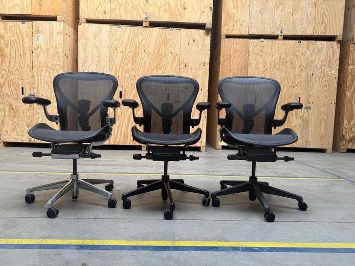 Opgeknapte Herman Miller Aeron Remastered (Meerdere kleuren), Huis en Inrichting, Bureaustoelen, Bureaustoel, Zwart, Zo goed als nieuw
