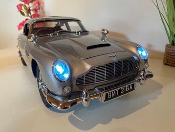 Eaglemoss 1:8 - Modelauto - Aston Martin DB 5 James Bond 007 beschikbaar voor biedingen