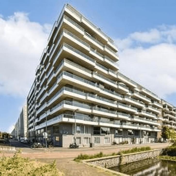 Eengezinswoning met balkon en uitzicht geschikt vo..., Huizen en Kamers, Huizen te koop