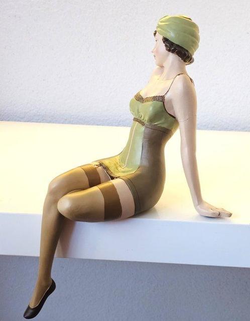 sculptuur, Lingerie Dame Jaren 50 - 32 cm - resin, Antiek en Kunst, Kunst | Designobjecten
