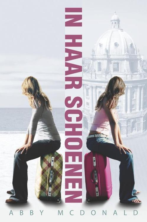 In haar schoenen 9789048802159 A. MacDonald, Boeken, Kinderboeken | Jeugd | 13 jaar en ouder, Zo goed als nieuw, Verzenden