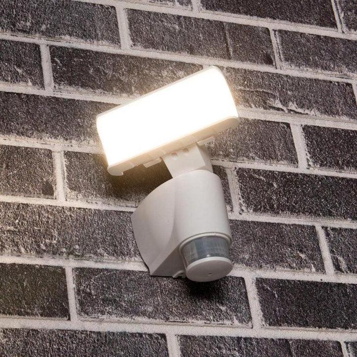 LED Buitenlamp met bewegingssensor - Licht volgt beweging -, Huis en Inrichting, Lampen | Overige, Nieuw, Verzenden