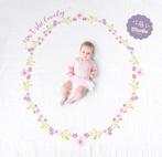 Lulujo Babys First Year swaddle and cards - Isnt she, Verzenden, Nieuw