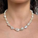 Ketting met witte Keshi-rozenkralen in stappen, slot met