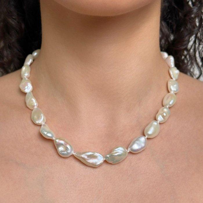 Ketting met witte Keshi-rozenkralen in stappen, slot met, Verzamelen, Mineralen en Fossielen