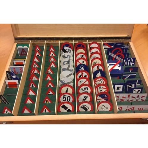 Verkeersborden in kist  vintage (zie omschrijving), Boeken, Schoolboeken, Nieuw, Verzenden