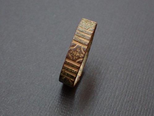 Middeleeuws Brons Ring - Vergulde band en, Antiek en Kunst, Antiek | Overige Antiek