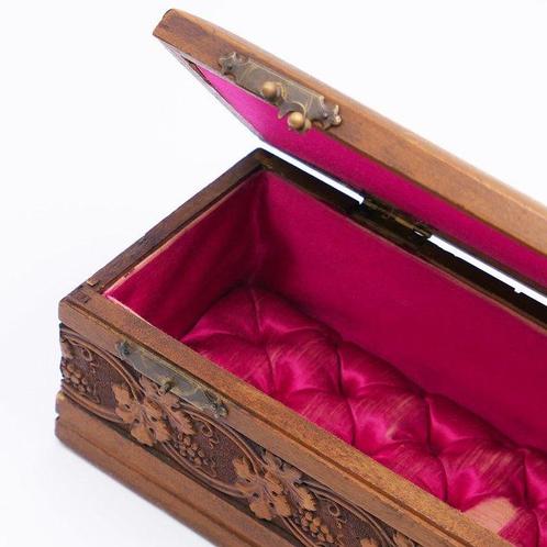 Doos - Mod. Per Guanti, ingelegd met bloemmotieven en, Antiek en Kunst, Kunst | Designobjecten