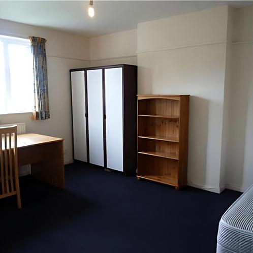 Kamer met Privé Badkamer in Amsterdam gevonden in Amsterdam, Huizen en Kamers, Huizen te huur, Direct bij eigenaar, Amsterdam