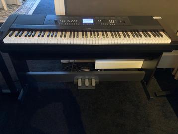 Yamaha DGX650 - Digital Piano beschikbaar voor biedingen