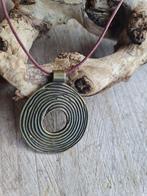 Handgemaakte boho ketting met stalen rond  in roest kleur -, Nieuw