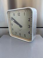 Zwarte Woud wandklok - E.Boselli Milano - Antiek Aluminium -