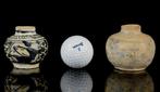 Twee zeldzame en vroege blauwe en witte Chinese