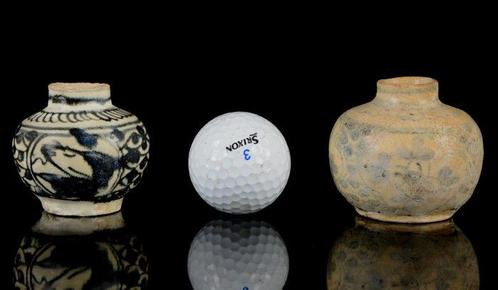 Twee zeldzame en vroege blauwe en witte Chinese, Antiek en Kunst, Antiek | Overige Antiek