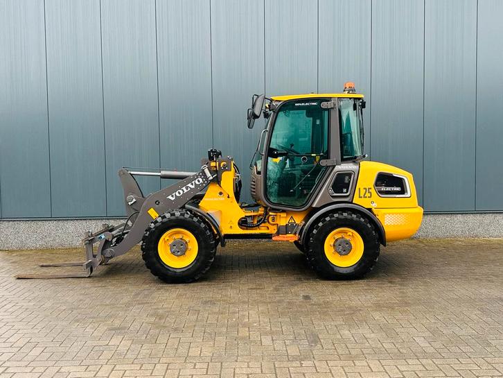 Volvo L25 Shovel - wiellader elektrisch (2022), Zakelijke goederen, Machines en Bouw | Kranen en Graafmachines, Ophalen of Verzenden