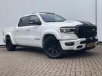 Dodge Ram 1500 5.7 V8 4x4 Crew Cab Laramie Pano Trekhaak Led, Auto's, Bestelauto's, Automaat, Gebruikt, Euro 6, Wit