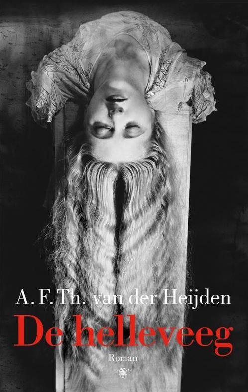 De helleveeg / De tandeloze tijd / 5 9789023483915, Boeken, Romans, Gelezen, Verzenden