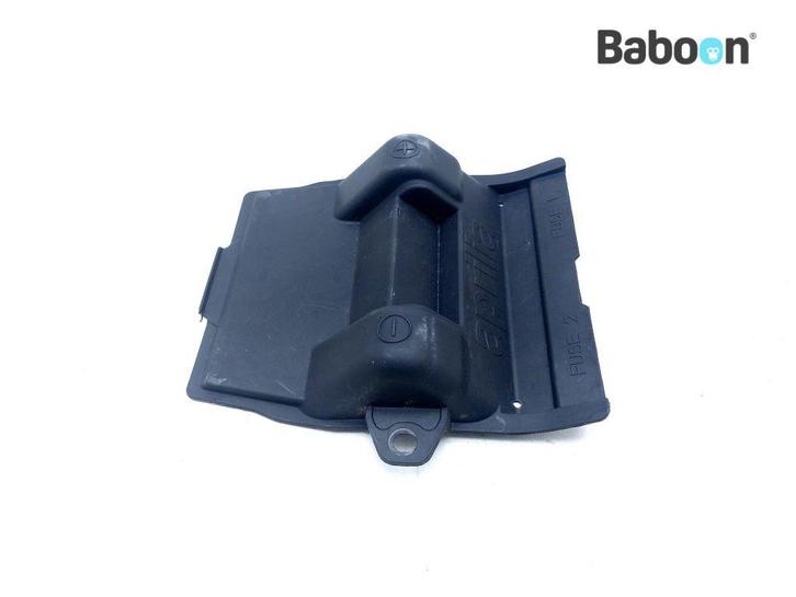 Accu Deksel Aprilia RS 457 2024 (2B010987), Motoren, Onderdelen | Overige, Gebruikt, Verzenden