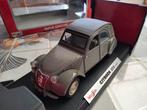 Maisto, Universal Hobbies 1/18. 1/43 - Modelauto (2) -, Nieuw
