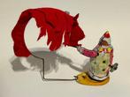 TPS - Blikken speelgoedfiguur - Clown making dog jump