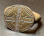 Middeleeuwen, kruisvaardersperiode Brons Symbolische ring