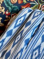 Groot stuk ikat etnische bedrukte stof voor decoratie en